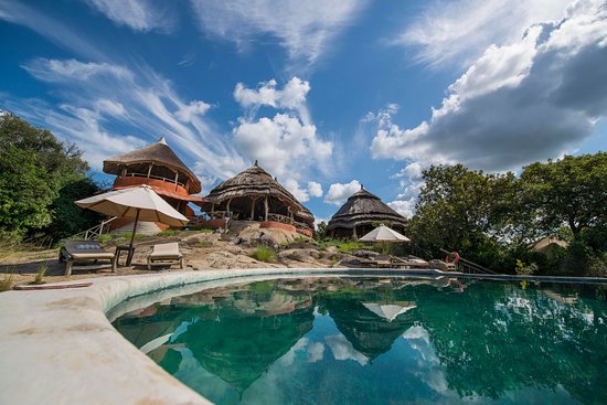 Top destinations for luxury safaris in Uganda
