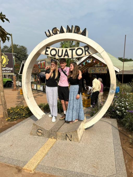 Best steps to take while booking a tour to Uganda